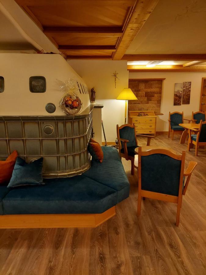 Hotel Alpina Pinzolo Εξωτερικό φωτογραφία