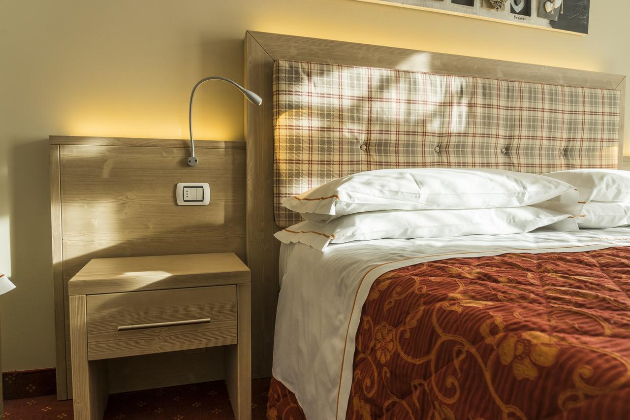 Hotel Alpina Pinzolo Εξωτερικό φωτογραφία